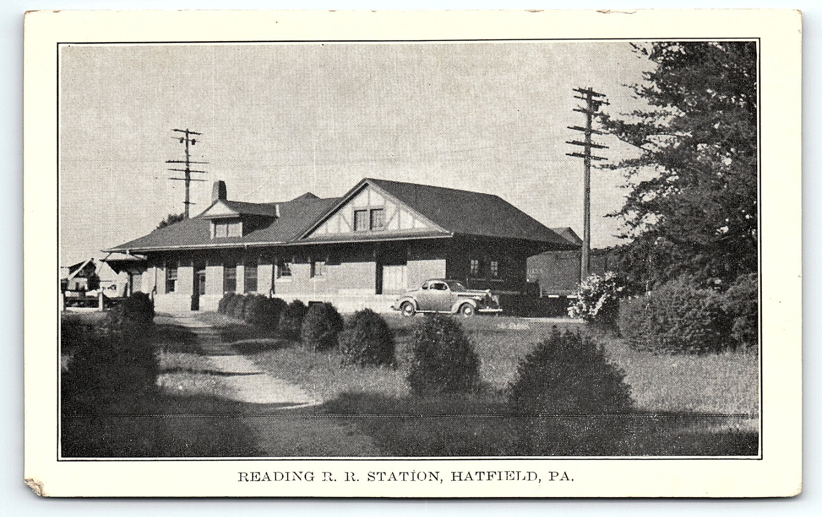 1930s HATFIELD PA READING RAILROAD STATION TRAIN DEPOT UNPOSTED POSTCARD P4190 1930s HATFIELD PA READING RAILROAD STATION TRAIN DEPOT UNPOSTED POSTCARD P4190