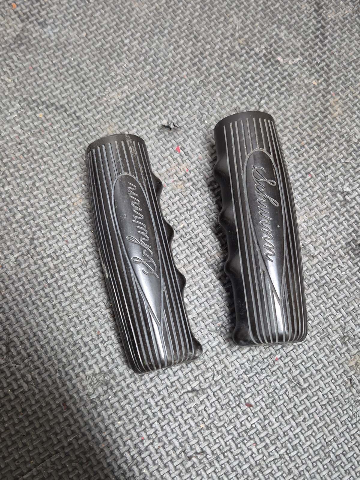 Vintage 1950's Schwinn Bicycle Black Tear Drop Grips Phantom Panther Wasp Hornet