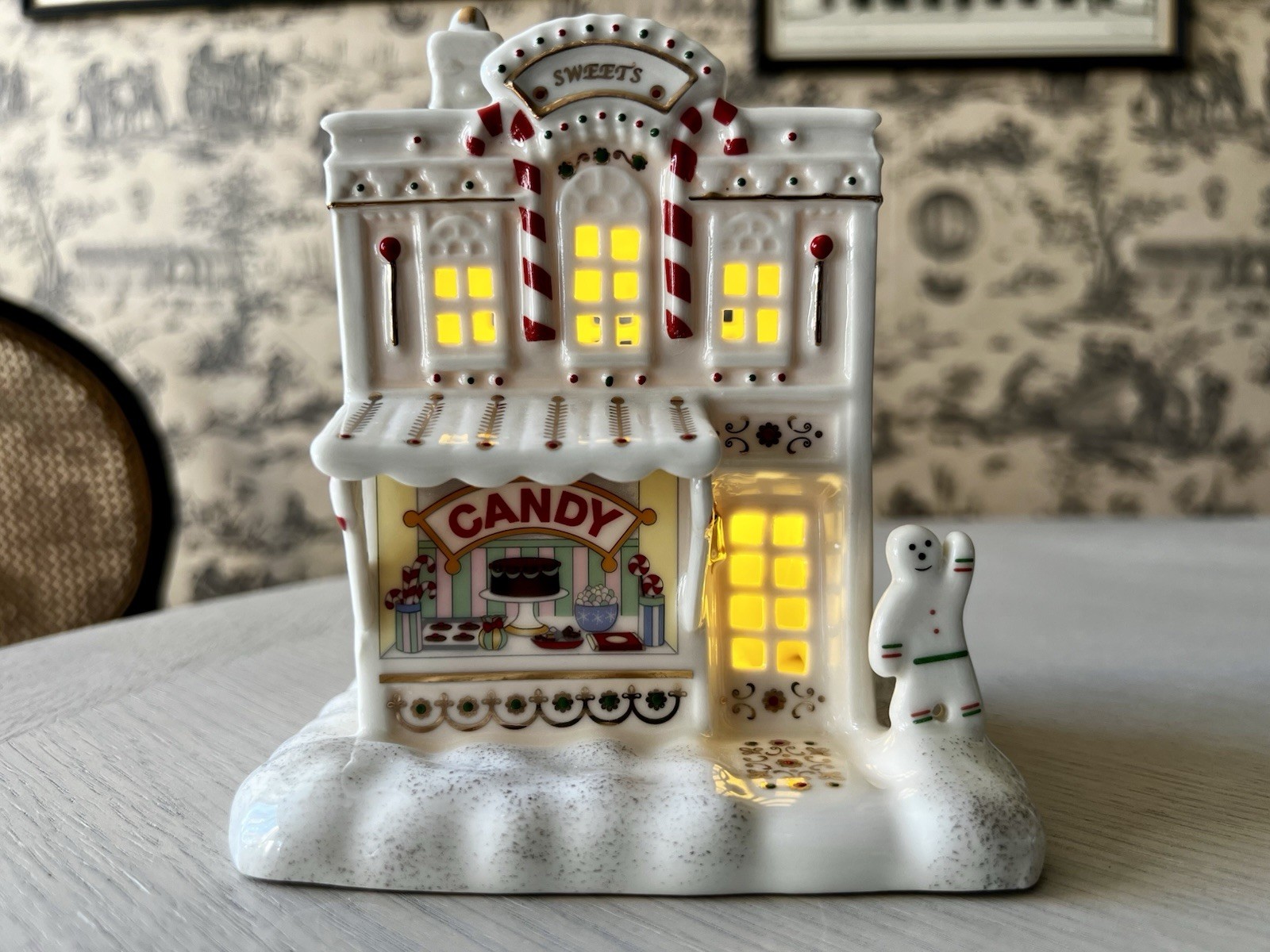 2026 Lenox Mistletoe Park Village Candy Shoppe Lit Porcelain Figurine Christmas 2026 Lenox Mistletoe Park Village Candy Shoppe Lit Porcelain Figurine Christmas