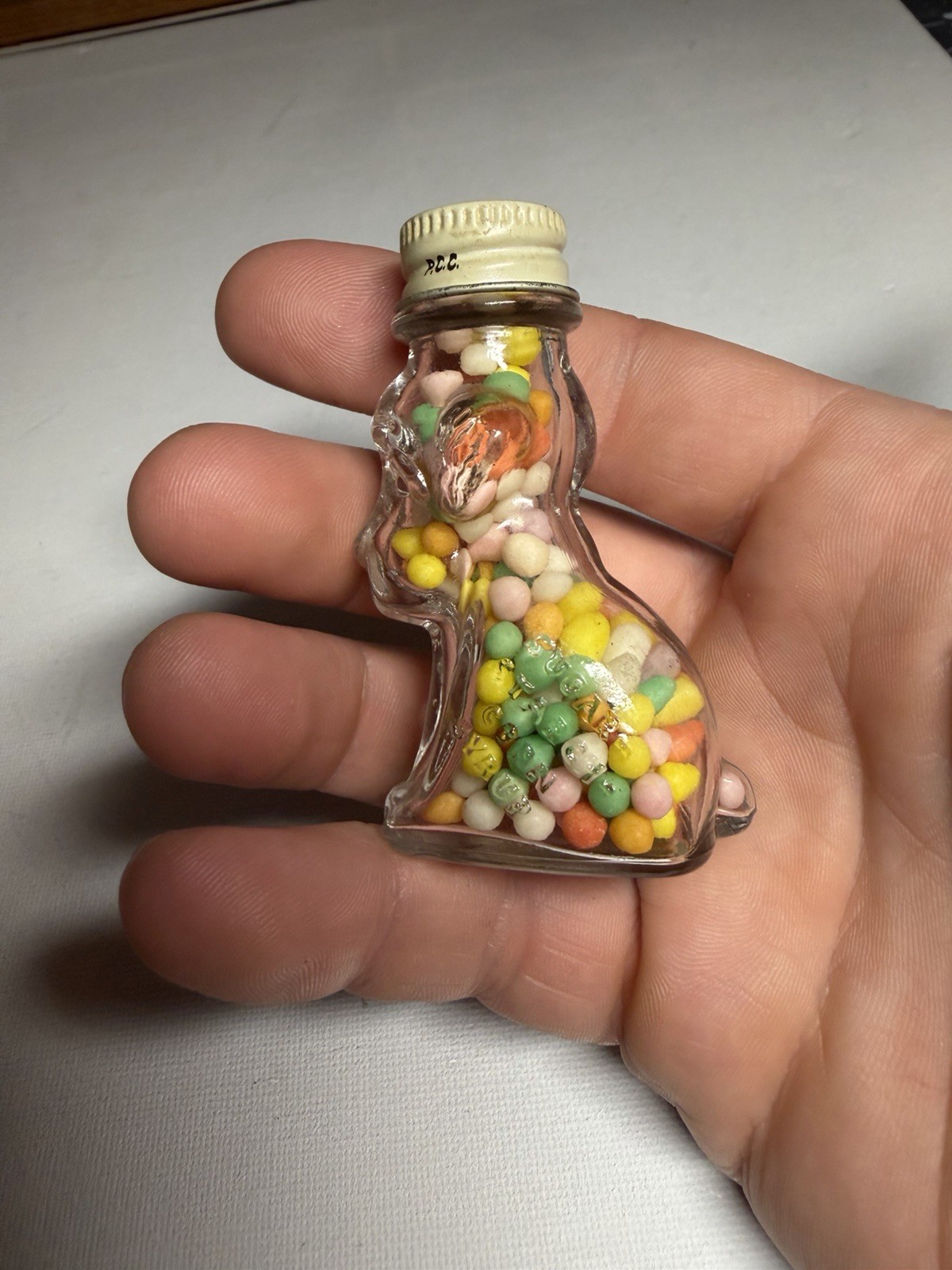 VINTAGE RARE T.H. STOUGH CLEAR GLASS DOG CANDY CONTAINER W/ ORIGINAL CANDY 1950S VINTAGE RARE T.H. STOUGH CLEAR GLASS DOG CANDY CONTAINER W/ ORIGINAL CANDY 1950S