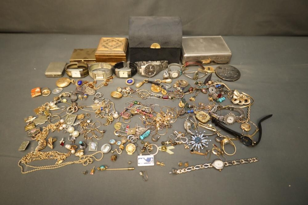 1 LB JEWELRY lot- Estate lot-WEARABLE- Old & New mixed - Fashion- 8#C18.