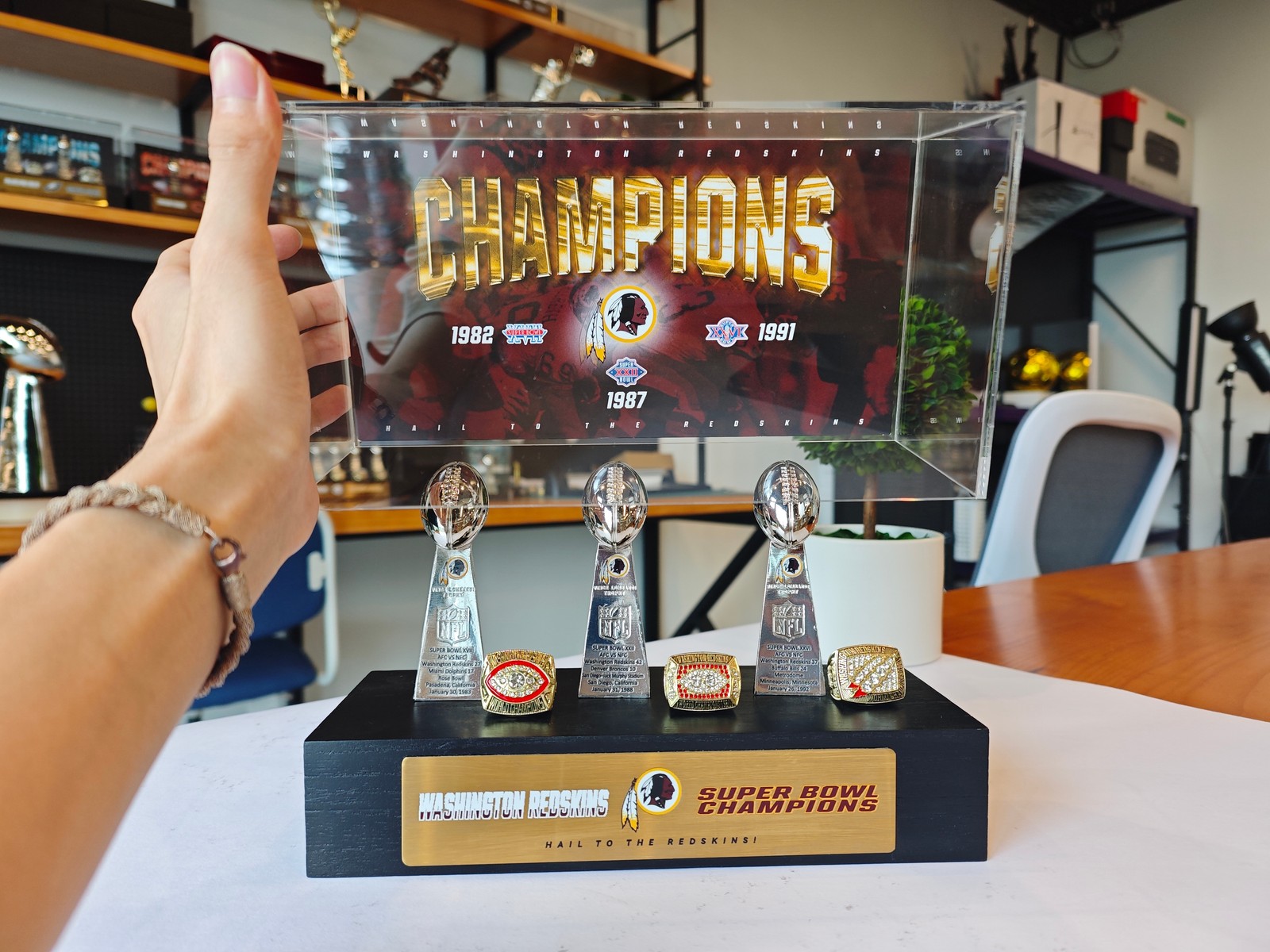 Washington Redskins Super Bowl Ring Trophy Display Case Championship Collection Washington Redskins Super Bowl Ring Trophy Display Case Championship Collection