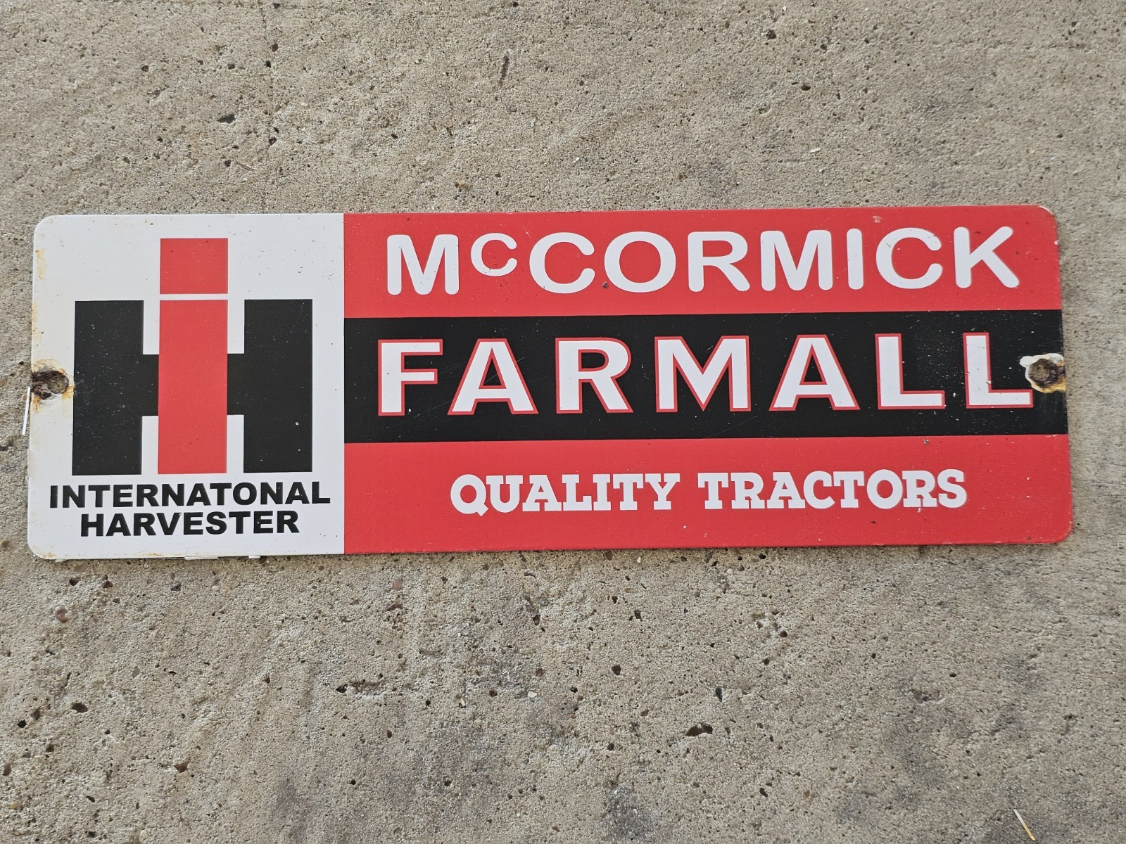 LARGE VINTAGE INTERNATIONAL HARVESTER MCCORMICK FARMALL PORCELAIN SIGN 18 LARGE VINTAGE INTERNATIONAL HARVESTER MCCORMICK FARMALL PORCELAIN SIGN 18