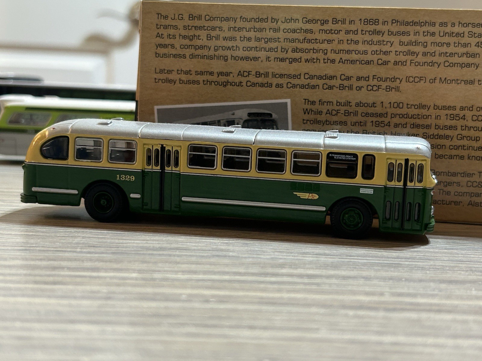 1/87 Iconic Replicas SEPTA Philadelphia 1952 Brill CD-44 Transit Bus New 1/87 Iconic Replicas SEPTA Philadelphia 1952 Brill CD-44 Transit Bus New