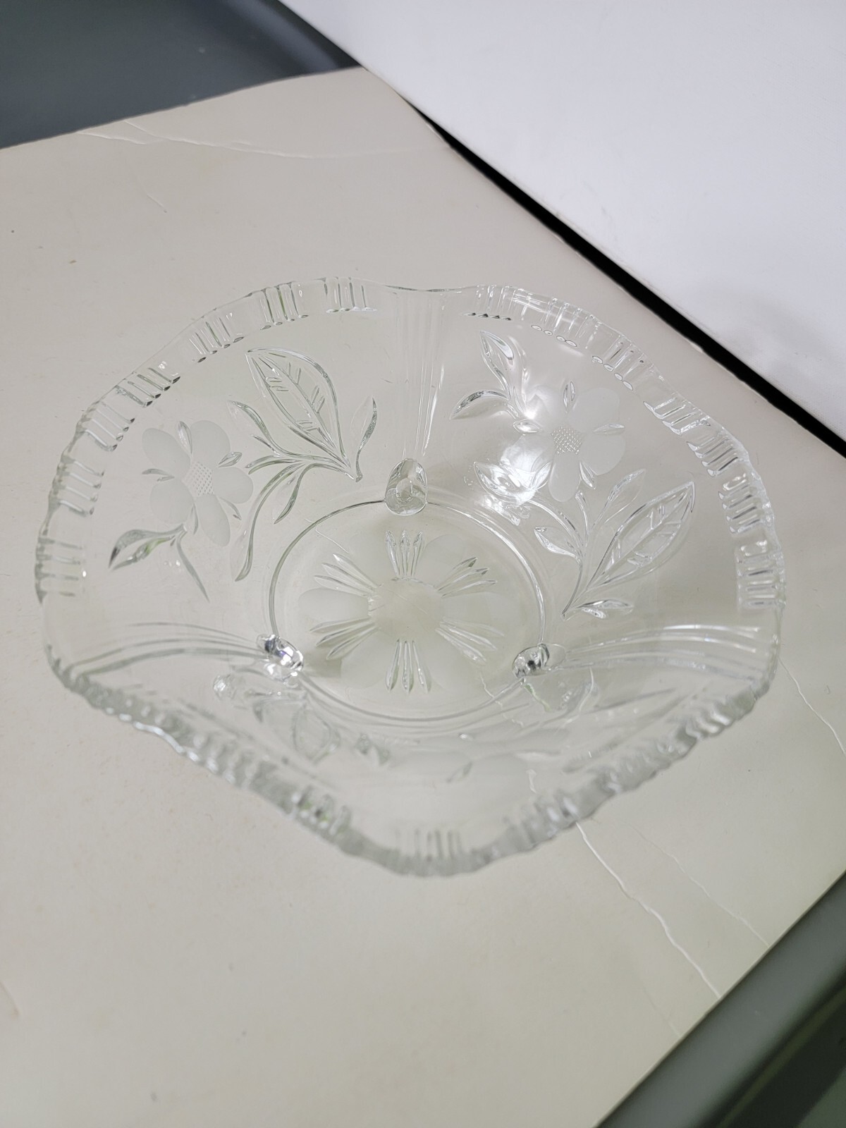 Vintage Footed Crystal Glass Flower Design Tea light Candle Dish Bowl