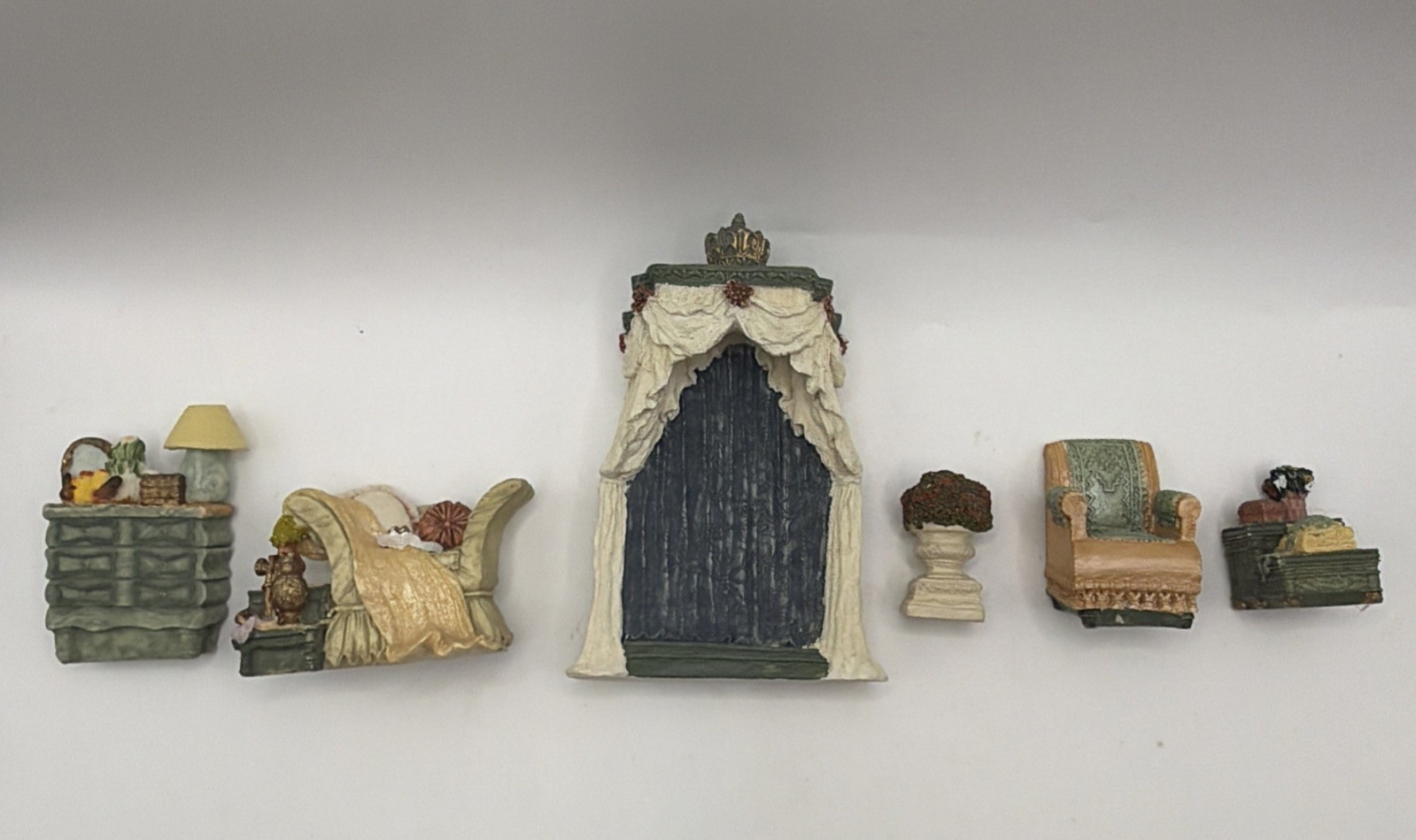 Avon Victorian Memories Miniature BedroomFurniture 6 pieces 2001 COLLECTIBLE