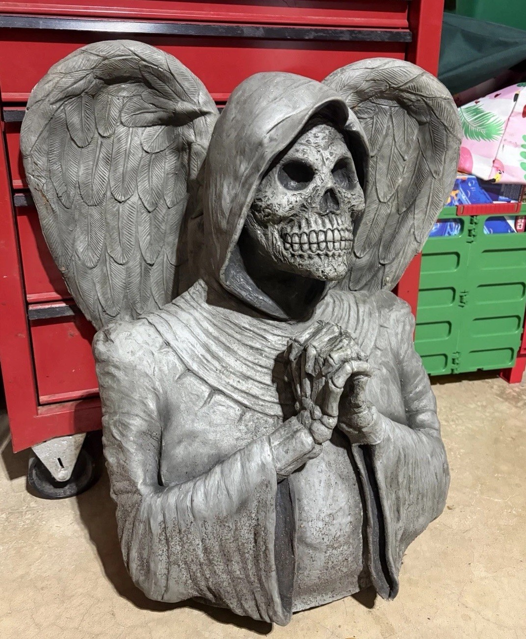 Angel of Death Latex Statue Prop Graveyard Grim Reaper 2003 Spirit Halloween Angel of Death Latex Statue Prop Graveyard Grim Reaper 2003 Spirit Halloween