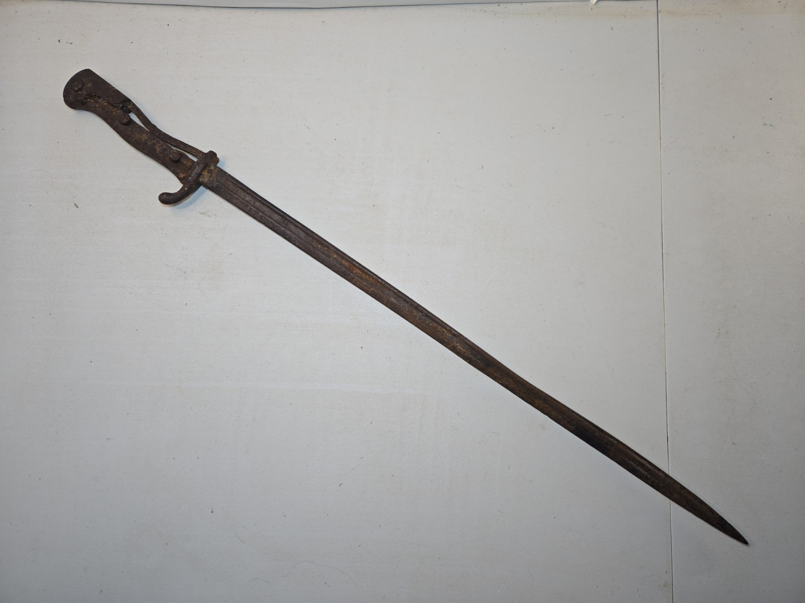WWI German Prussian M1898 Quillback Bayonet - Relic WWI German Prussian M1898 Quillback Bayonet - Relic