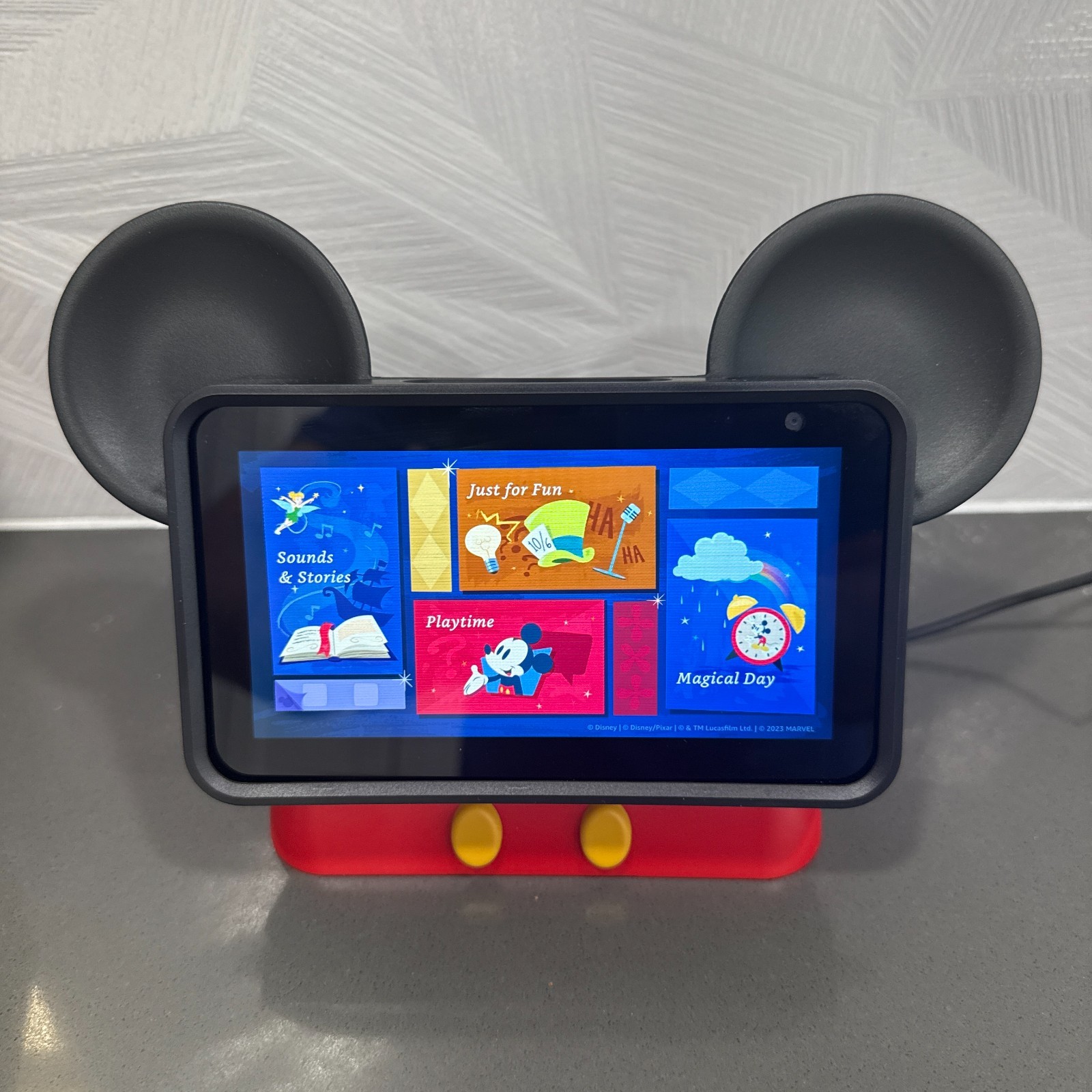 OtterBox Disney Classic Mickey Stand for Amazon Echo Show 5 DEN Hey Disney Hotel