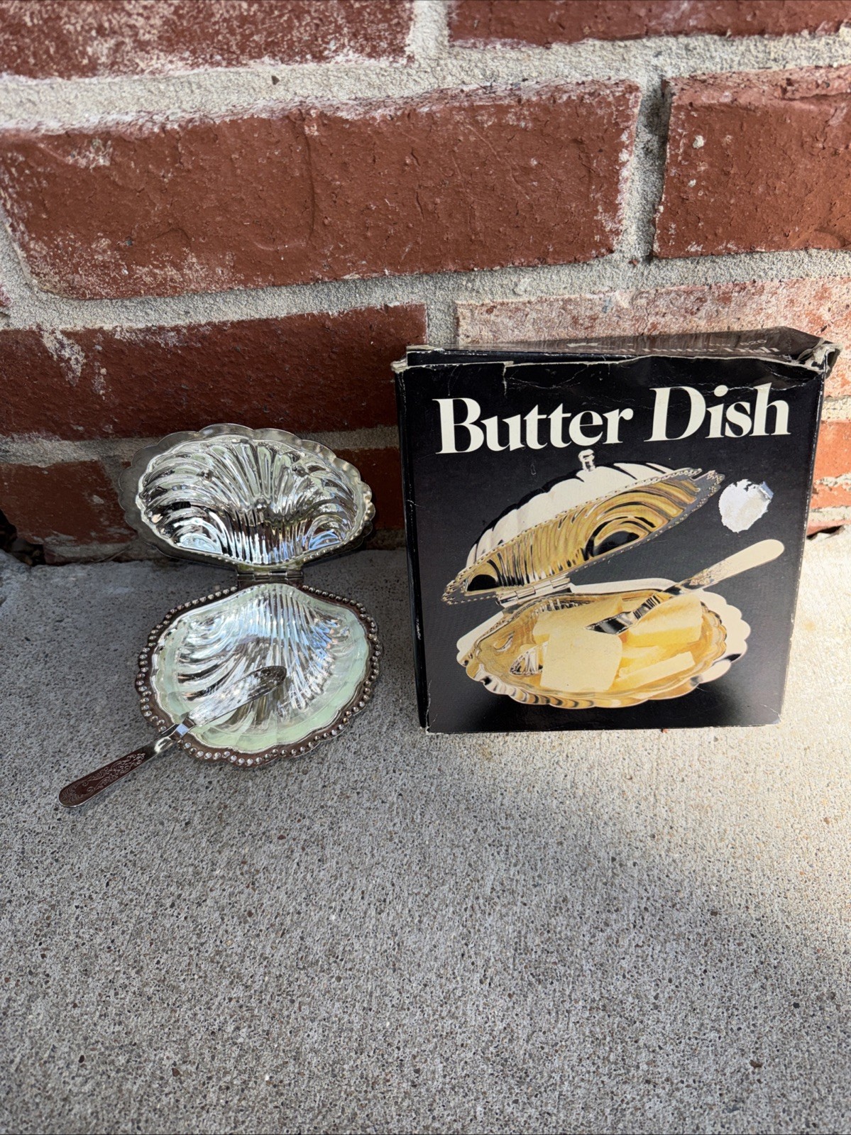 Vintage Leonard Silver-Plated Clam Shell Butter Dish Set Crystal Liners Knife Vintage Leonard Silver-Plated Clam Shell Butter Dish Set Crystal Liners Knife