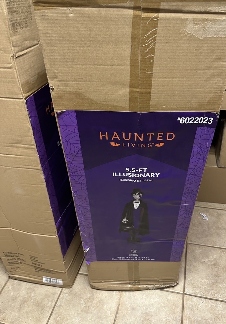 Haunted Living 5.5-ft Illusionist Skeleton Porch Decoration BNIB Halloween Haunted Living 5.5-ft Illusionist Skeleton Porch Decoration BNIB Halloween