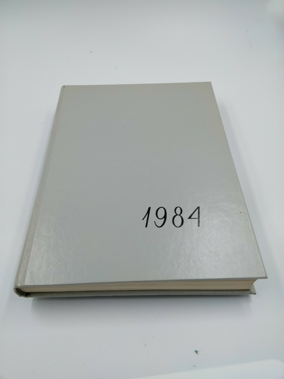 1984 Vanderbilt University Yearbook the Commodore Nashville Tennessee 1984 Vanderbilt University Yearbook the Commodore Nashville Tennessee