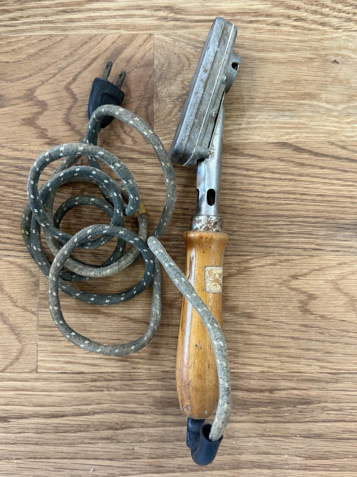 Vintage Wells Automatic 250W Electric Heating Iron Tool 115V AC Untested USA Vintage Wells Automatic 250W Electric Heating Iron Tool 115V AC Untested USA