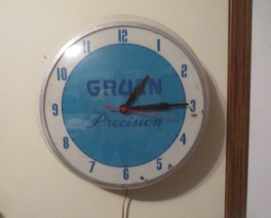 Rare Vintage Gruen Precision wall clock pre 1959. It\'s at least 68 years old. Rare Vintage Gruen Precision wall clock pre 1959. It\'s at least 68 years old.