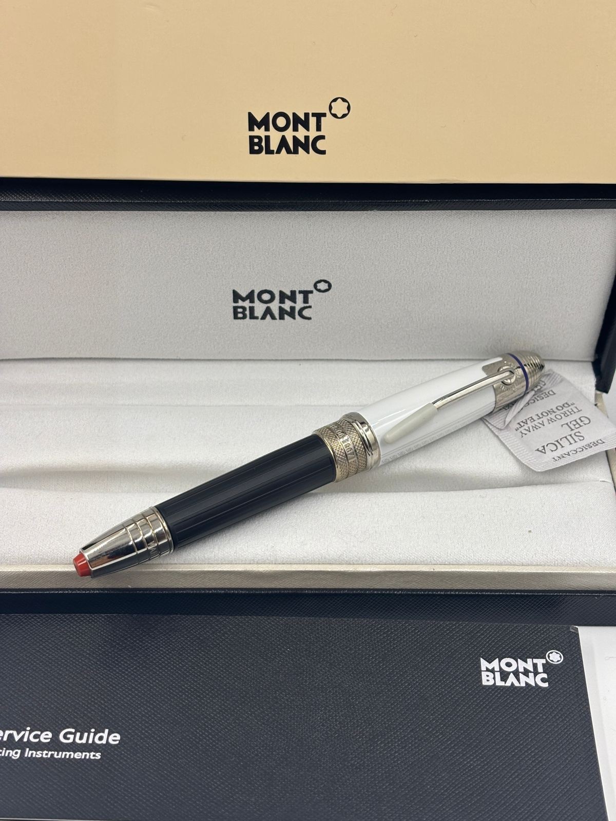 Nice Montblanc Great Characters Jimi Hendrix Special Edition Rollerball Pen