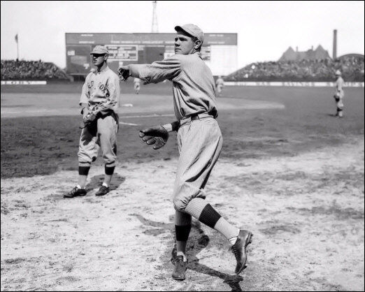 Babe Ruth Photo 8X10 - Boston Red Sox 1916