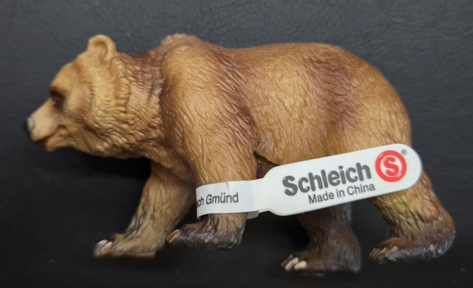 Schleich Brown Grizzly Bear – Retired Wild Life Figure – New With Tag Schleich Brown Grizzly Bear – Retired Wild Life Figure – New With Tag