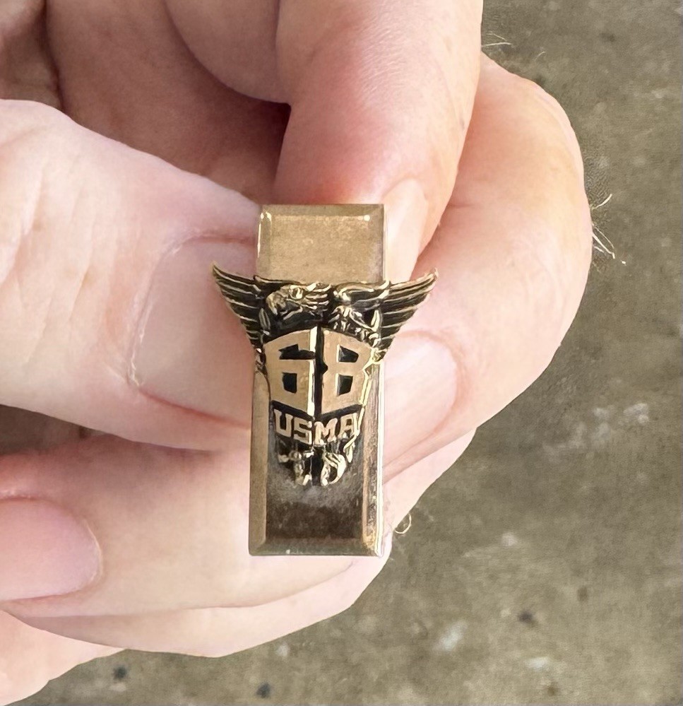 Vintage USMA Class of 1968 West Point Crest Pin - 1/20 10K Gold Filled LGB Vintage USMA Class of 1968 West Point Crest Pin - 1/20 10K Gold Filled LGB