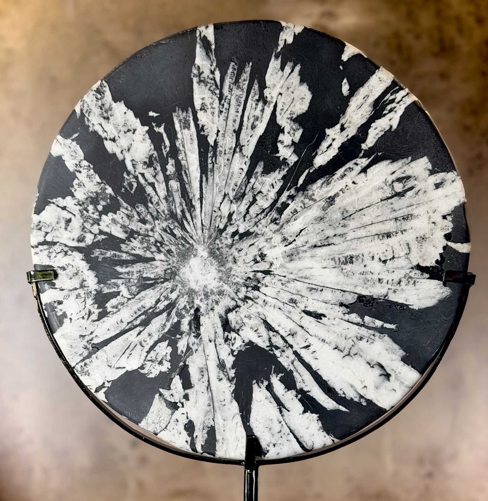 Chrysanthemum Stone Disc on Stand — Radiating Flower Formation, 2090g Chrysanthemum Stone Disc on Stand — Radiating Flower Formation, 2090g