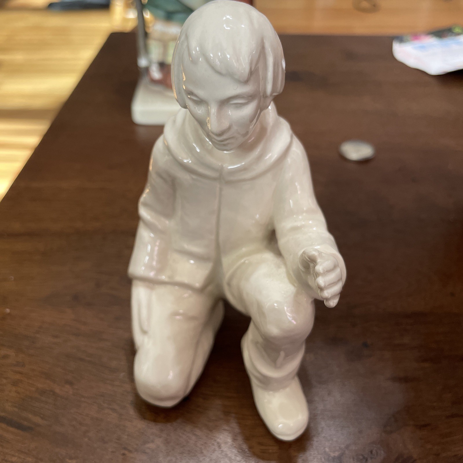 Goebel Hummel Nativity Kneeling Shepherd Boy All White 214/B. V-7 Goebel Hummel Nativity Kneeling Shepherd Boy All White 214/B. V-7