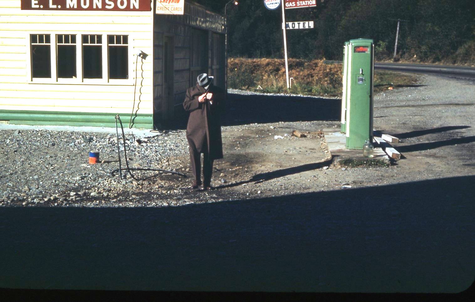 Sl48 Original slide 1950’s Red Kodachrome man Chevron gas station 969a Sl48 Original slide 1950’s Red Kodachrome man Chevron gas station 969a