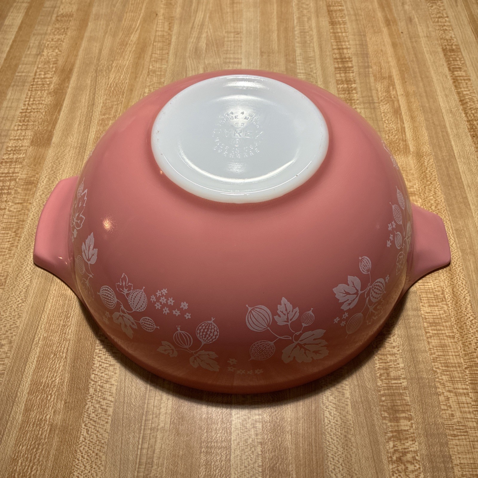 Vtg Pyrex Pink Gooseberry Cinderella 4 Quart Mixing Bowl #444 EUC