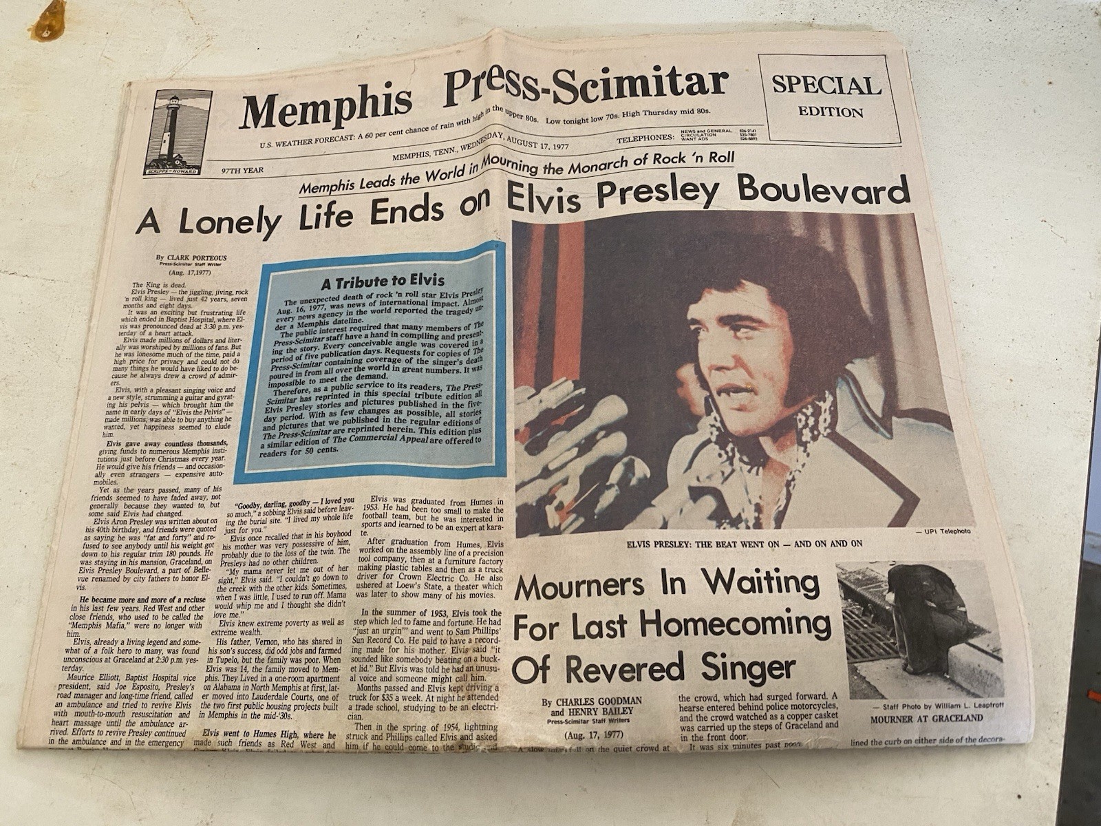 Memphis Press-Scimitar Special Edition Newspaper August 17, 1977 Elvis Presley Memphis Press-Scimitar Special Edition Newspaper August 17, 1977 Elvis Presley