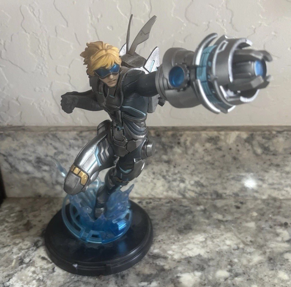 Pulsefire Ezreal 2013 Riot Games League of Legends Collectible Figure No Box