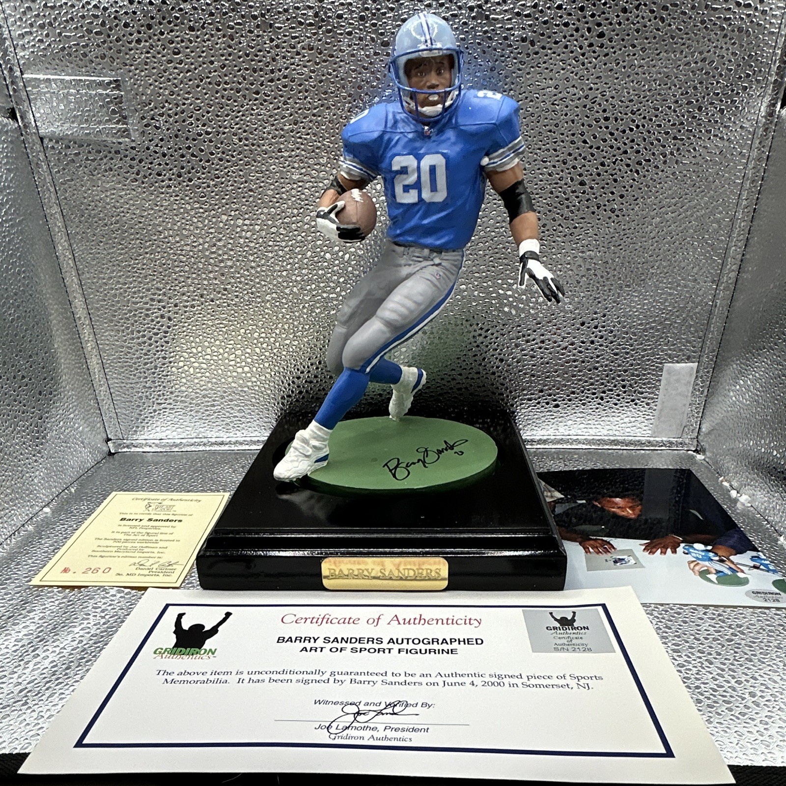 The Art Of Sport Barry Sanders Signed Porcelain Statue Lions Autographed Box COA The Art Of Sport Barry Sanders Signed Porcelain Statue Lions Autographed Box COA