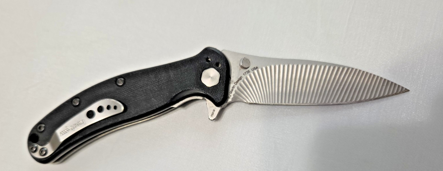Kershaw Zing Knife 1735 RJ Martin 3D Machined Groove Scalloped Blade USA Kershaw Zing Knife 1735 RJ Martin 3D Machined Groove Scalloped Blade USA