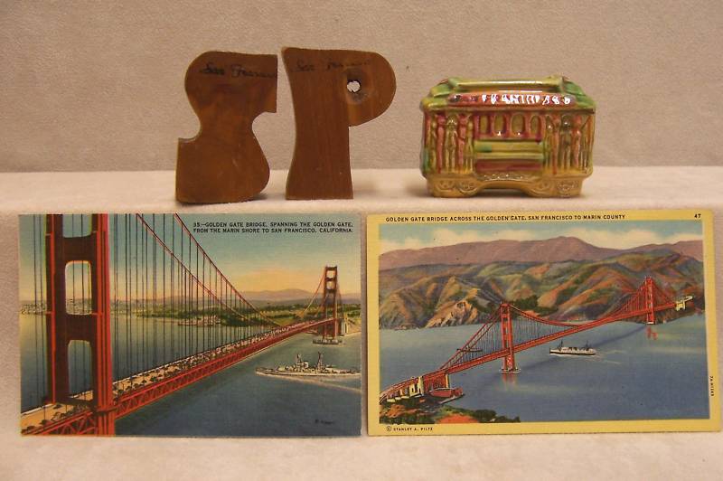 SOUVENIRS OF CALIFORNIA GOLDEN GATE BRIDGE SHAKERS