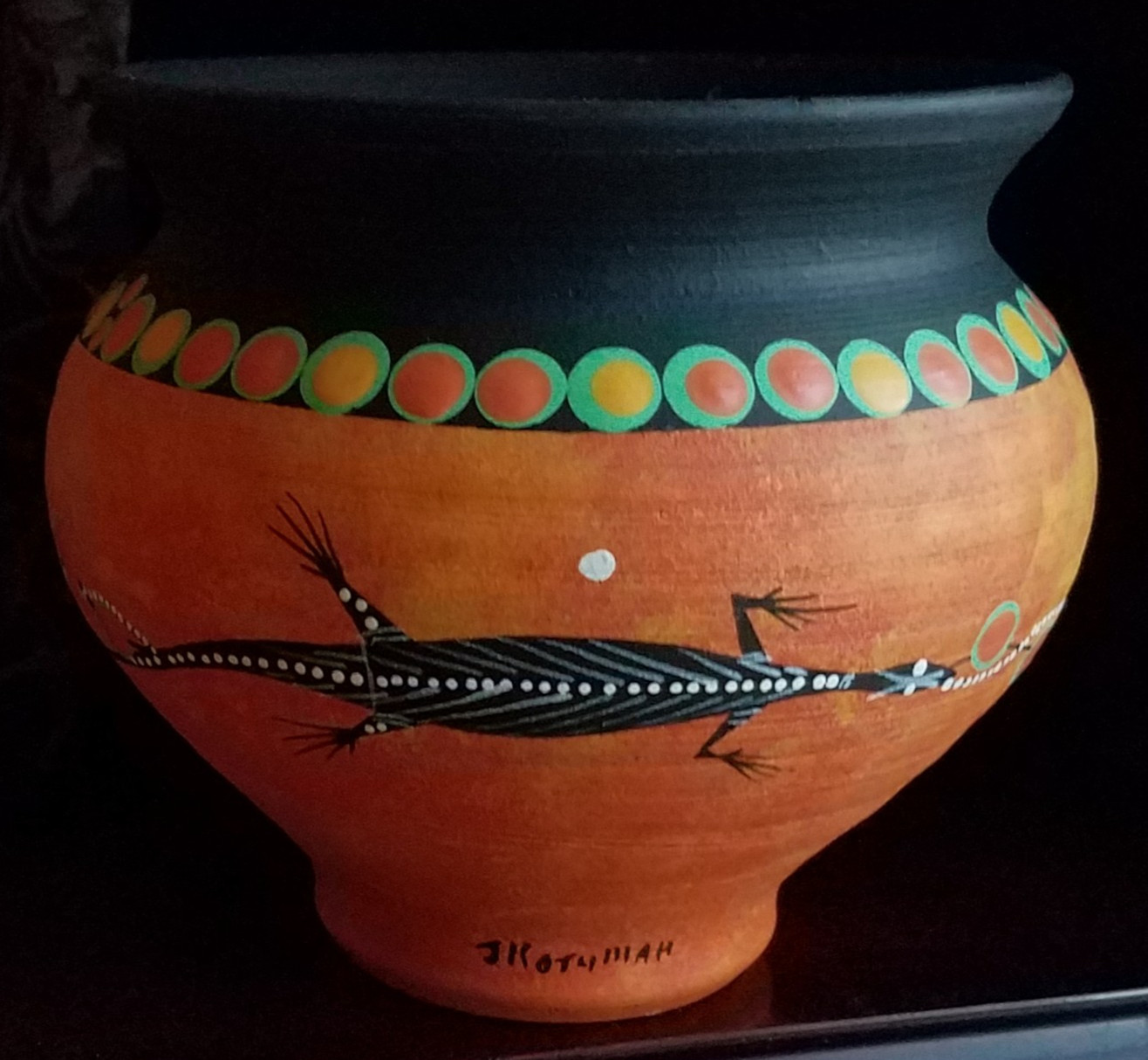 Signed Rotumah Australia Aboriginal Art Goanna Lizard & Desert Sunset Orange Pot