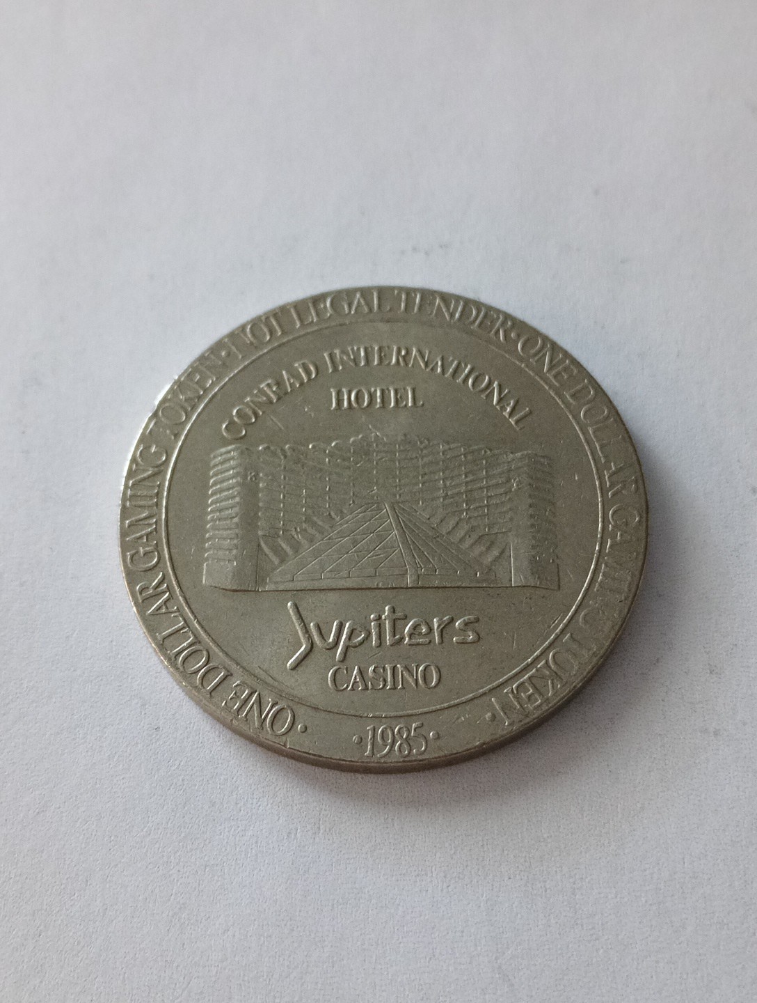 1985 CONRAD INTERNATIONAL CASINO GOLD COAST $1.00 TOKEN GREAT FOR ANY COLLECTION 1985 CONRAD INTERNATIONAL CASINO GOLD COAST $1.00 TOKEN GREAT FOR ANY COLLECTION