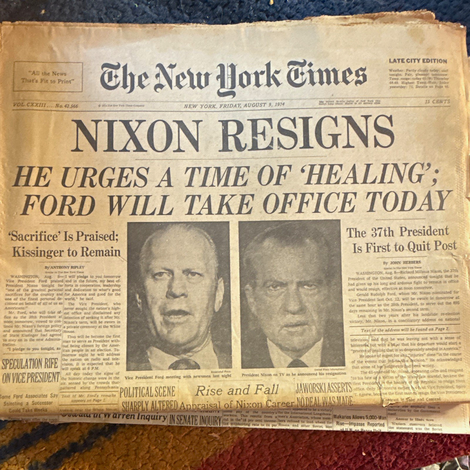 The New York Times Newspaper Issue - Aug 9, 1974 \ The New York Times Newspaper Issue - Aug 9, 1974 \