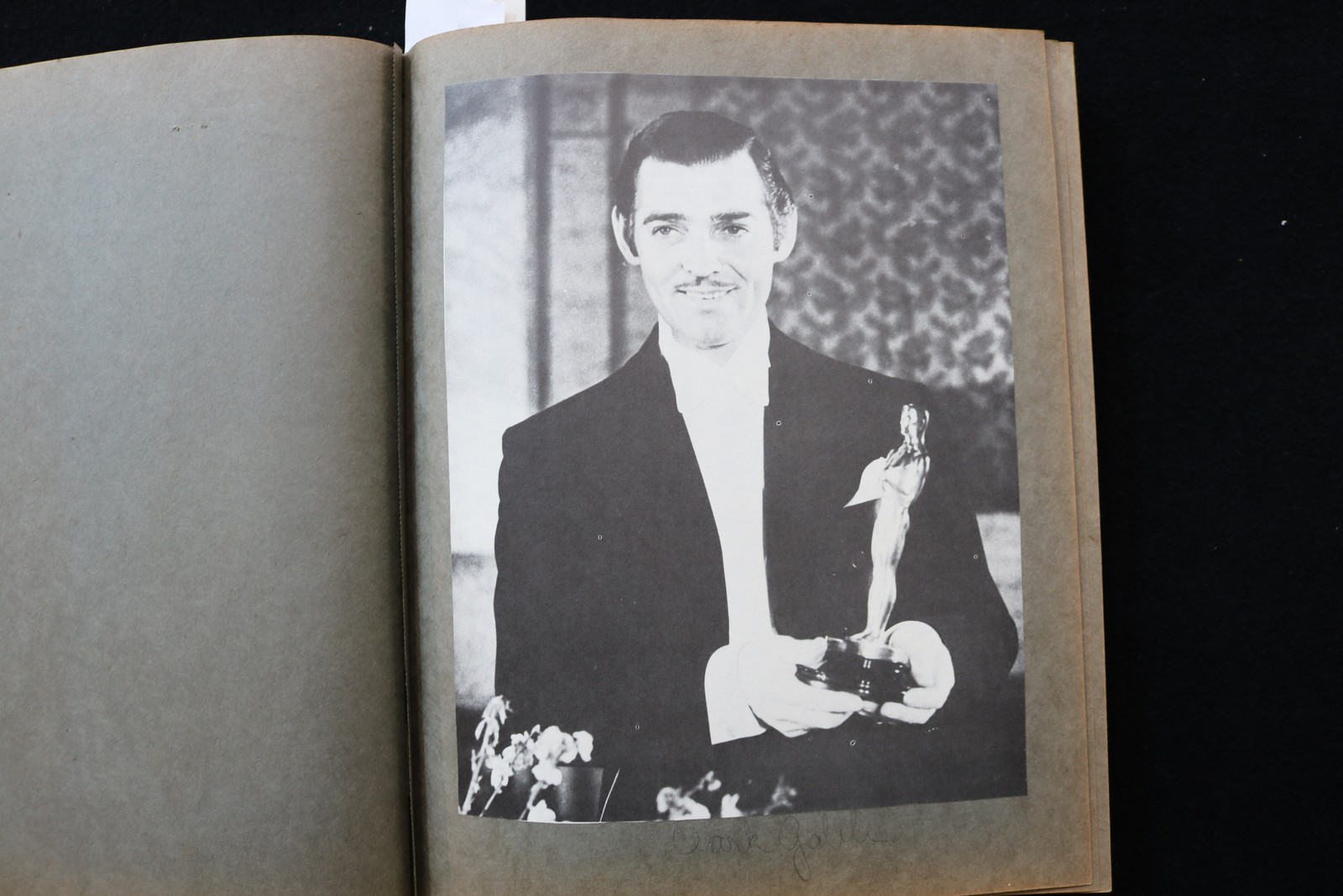 1940\'S MOVIE STARS SCRAPBOOK - JACK BENNY-CLARK GABLE-HUMPHREY BOGART - E 24931
