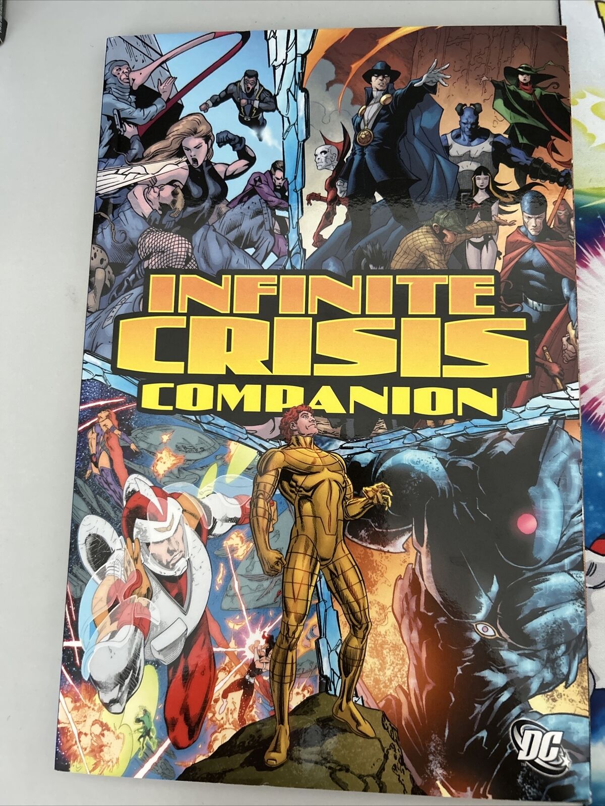 Infinite Crisis Companion (DC Comics, December 2006)