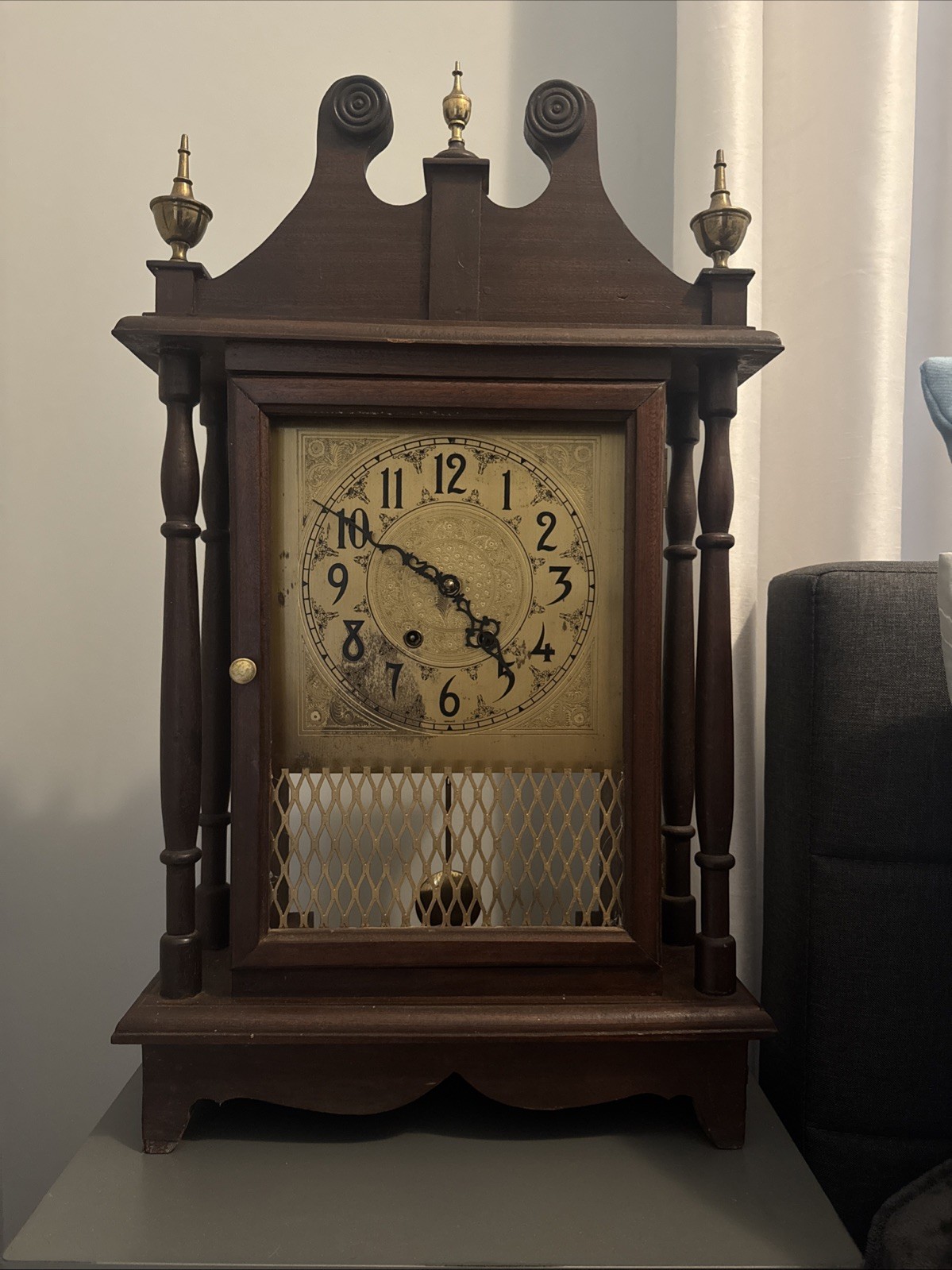 Vintage 1968 Jauch West German Mechanical Mantel/Parlor Clock – Wood Case Vintage 1968 Jauch West German Mechanical Mantel/Parlor Clock – Wood Case