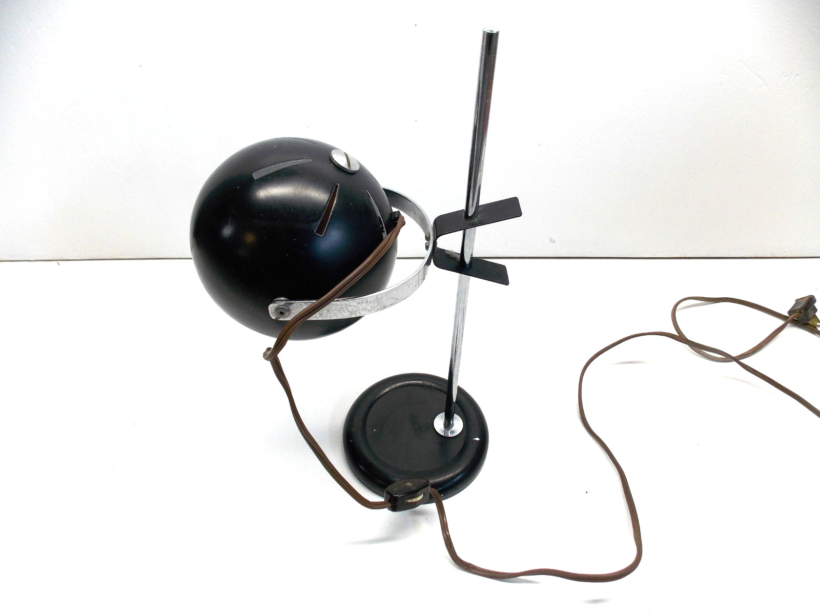 VINTAGE MCM MID CENTURY ADJUSTABLE EYEBALL TABLE LIGHT LAMP *
