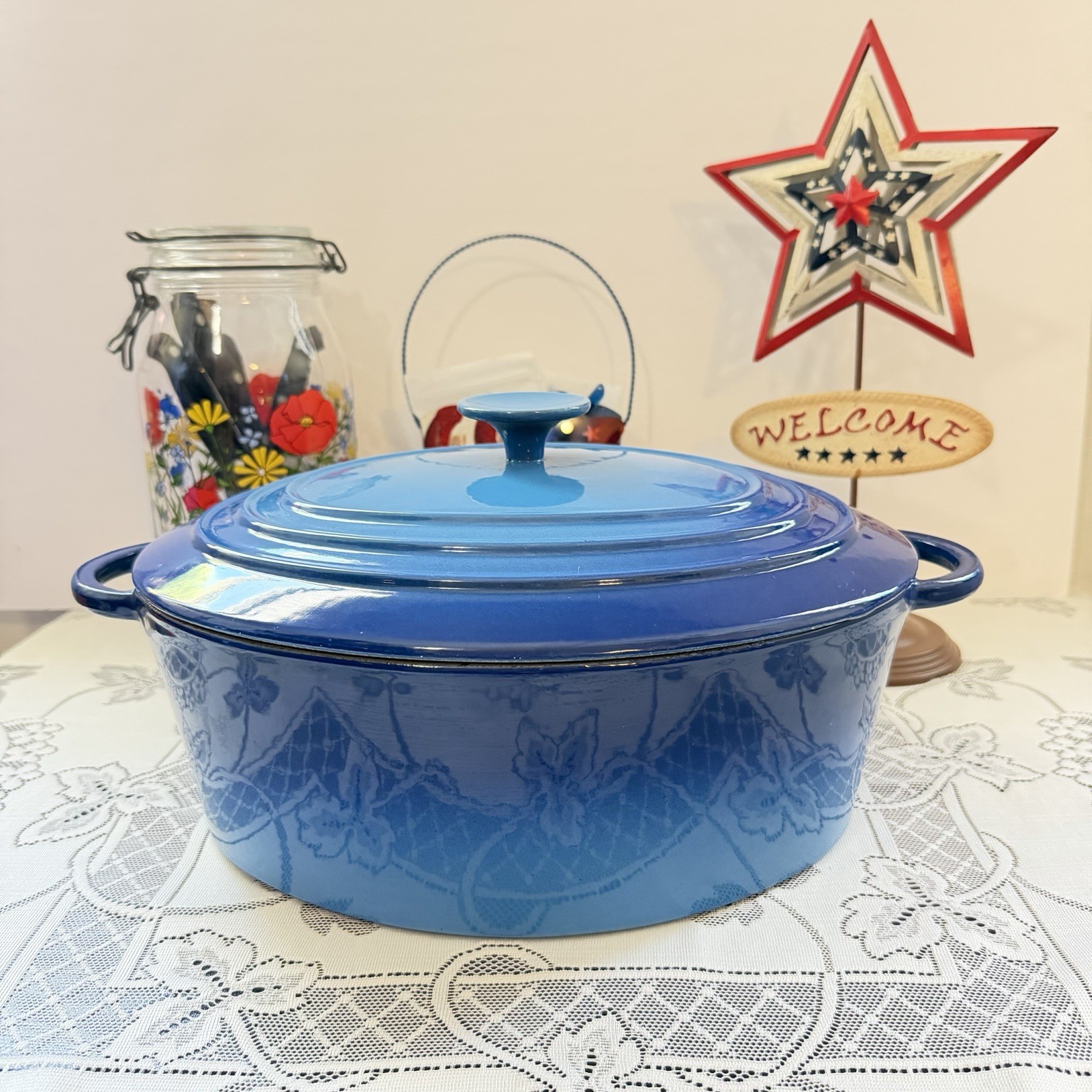 LeCreuset-  Dutch Oven,  Elysee/Sky Blue Ombré, 6.75 Qt’s, All Enamel Knob. #31.