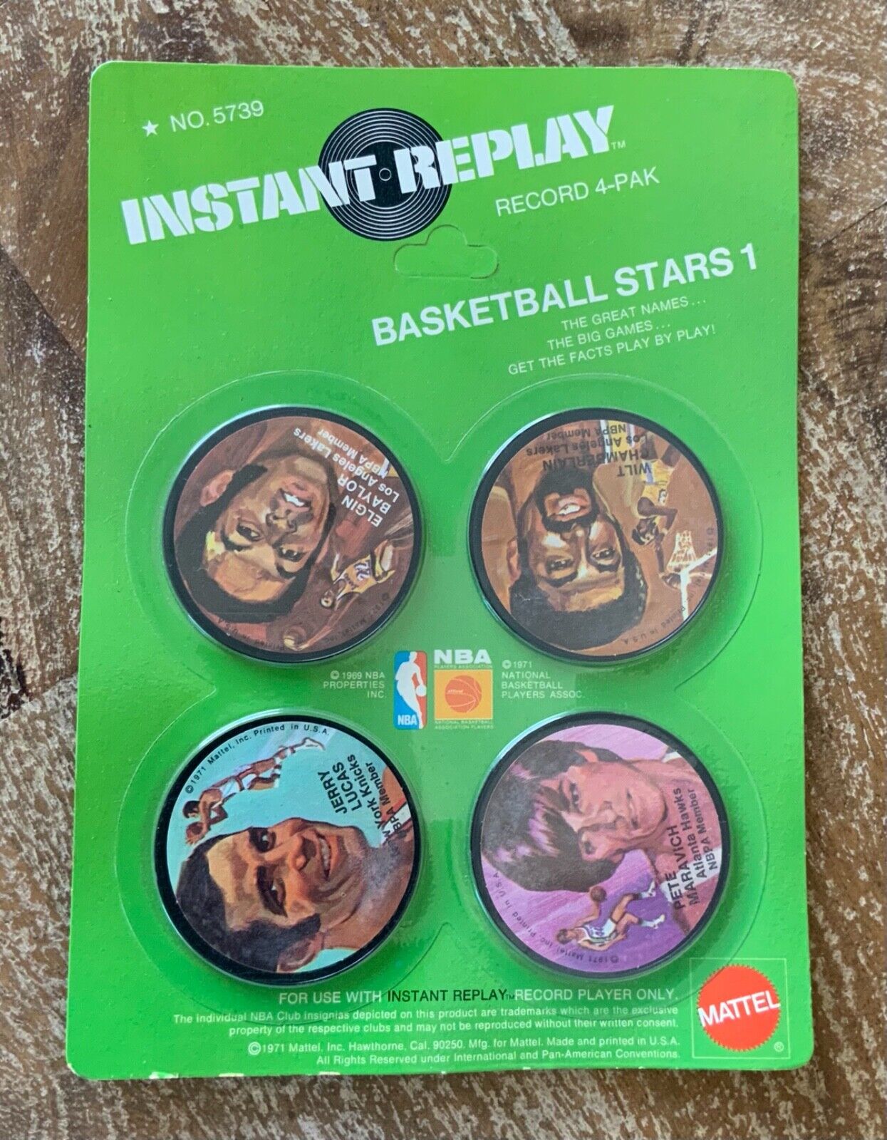 1971 Mattel Instant Replay Basketball Stars 1 Unopened Pack “NEW” Chamberlin 