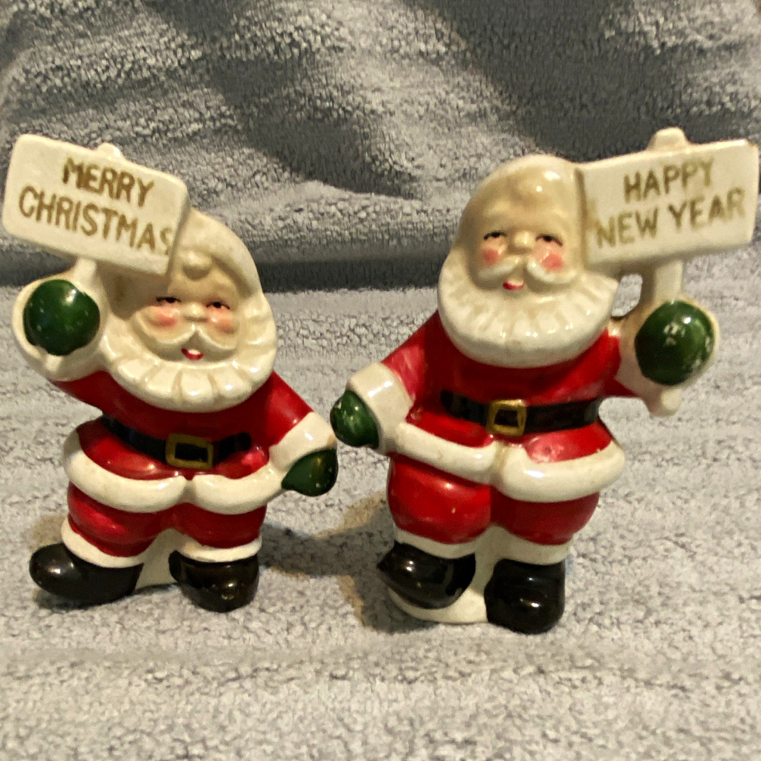 Vintage Japan Hand Painted Ceramic Santa Claus Salt & Pepper Shakers Set of 2