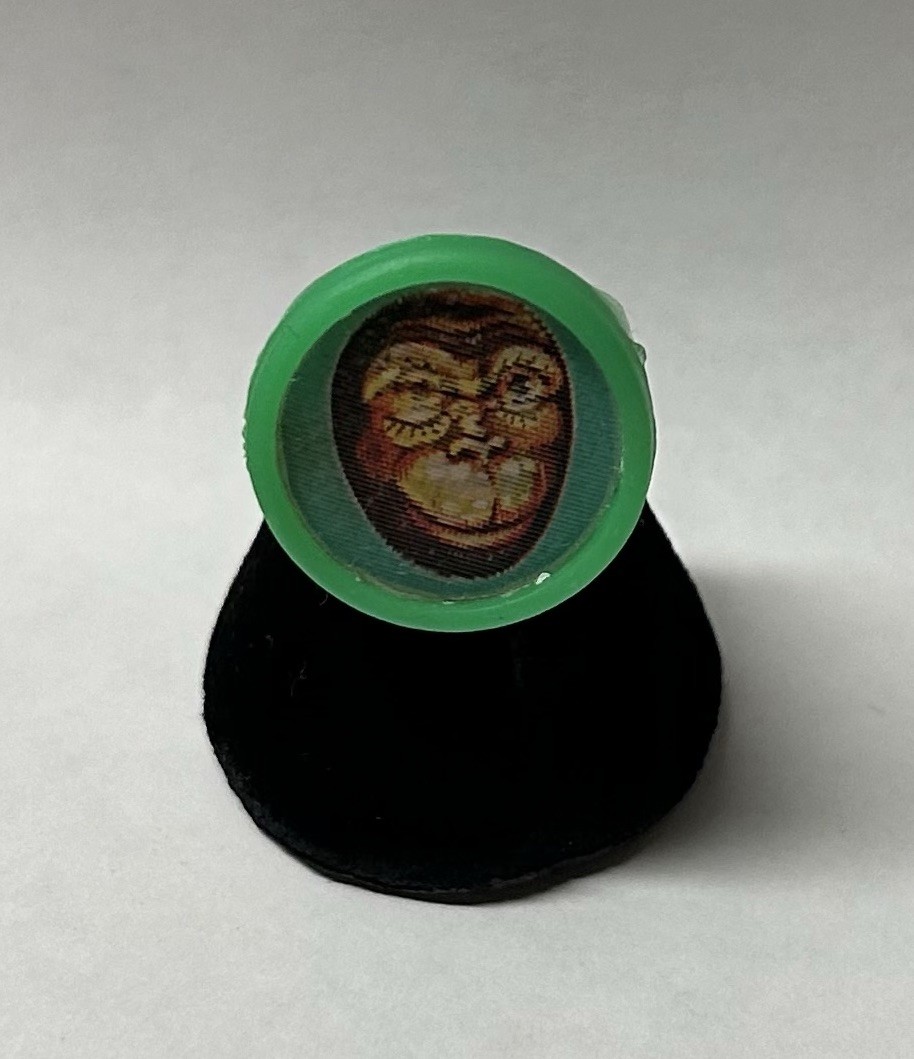 Vintage 1960s Vari-Vue Monster Flicker Ring Gorilla King Kong Vintage 1960s Vari-Vue Monster Flicker Ring Gorilla King Kong