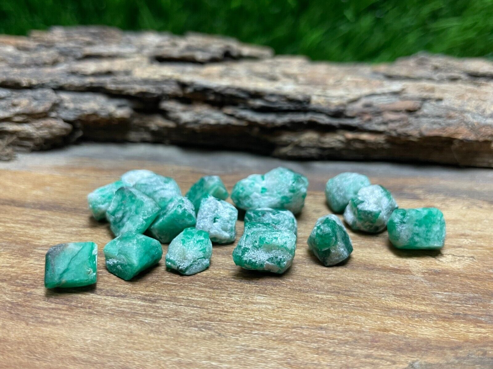 63 Carat Beautiful Emerald lot crystal specimen from Pakistan