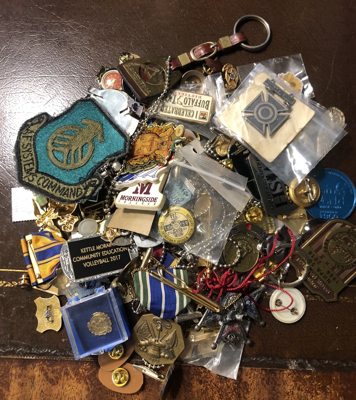 1.3/4 Lbs Junk Drawer Lot Military Political Collectible Various Pins Tchotchkes 1.3/4 Lbs Junk Drawer Lot Military Political Collectible Various Pins Tchotchkes