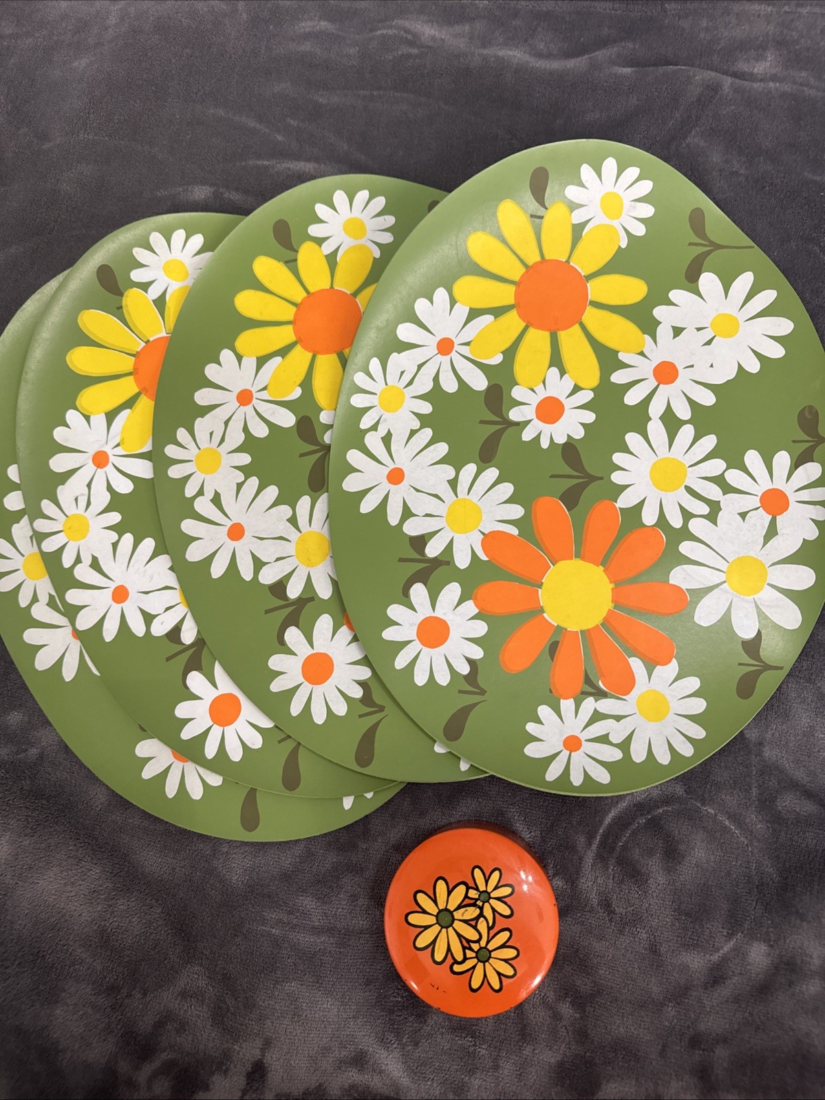 Vintage 1970s Flower Power Dining Set-4 Coasters Canister, 4 Green Placemats Vintage 1970s Flower Power Dining Set-4 Coasters Canister, 4 Green Placemats