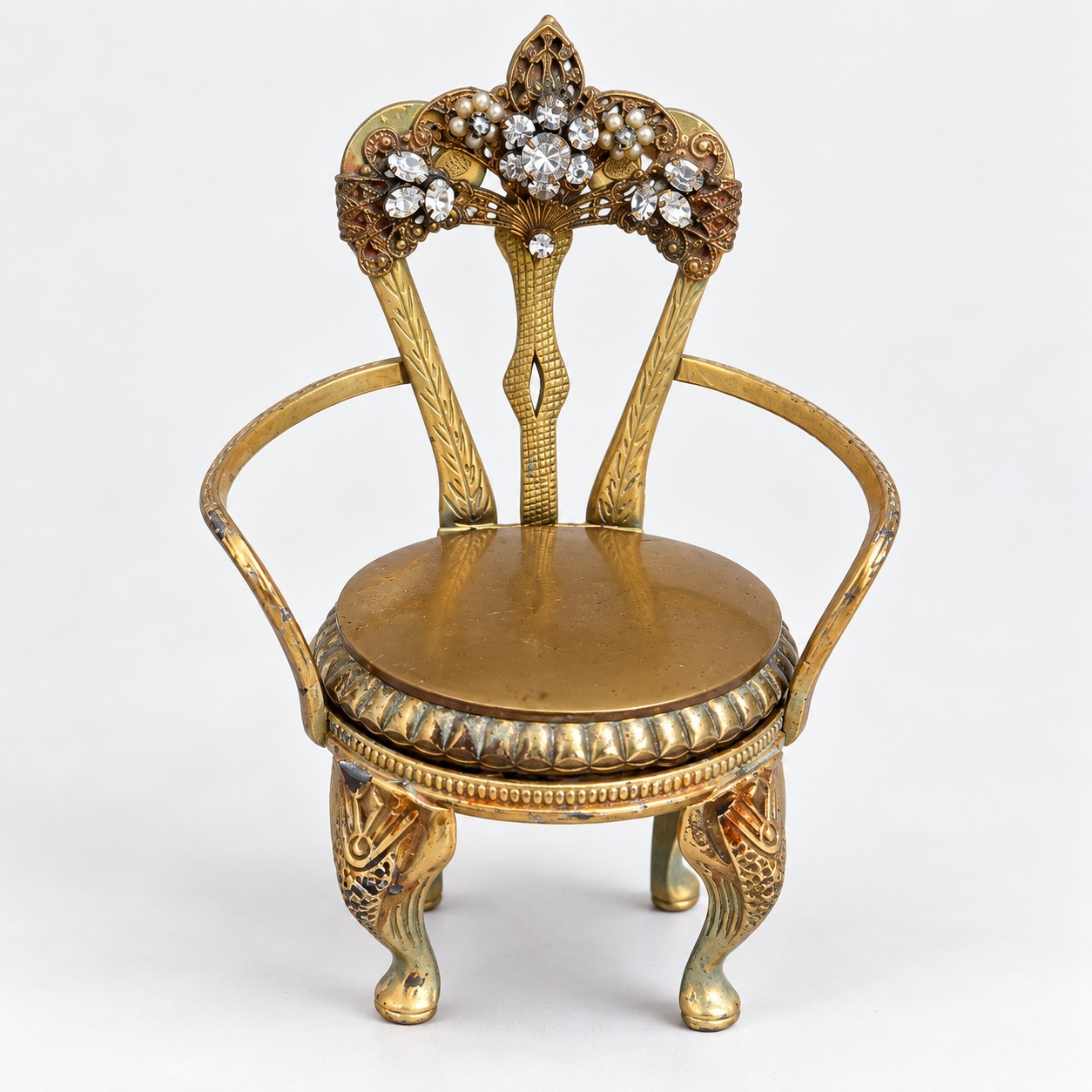 Robert Originals GoldTone Rhinestones & Pearls Power Compact Chair Vtg 40's RARE Robert Originals GoldTone Rhinestones & Pearls Power Compact Chair Vtg 40's RARE