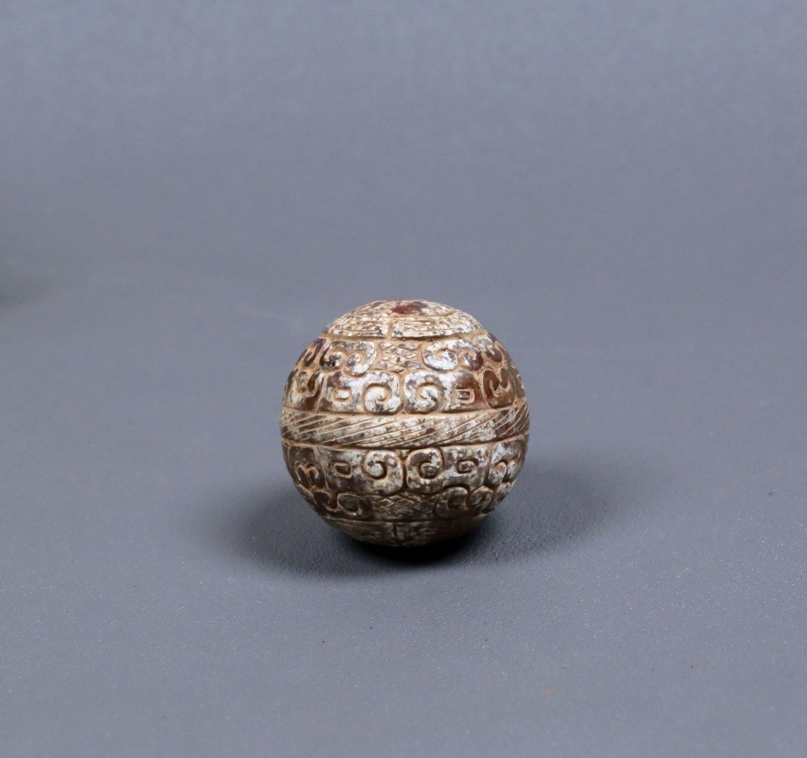 Antique Himalayan Tibetan Nepalese jade Prayer Bead with Carved Antique Himalayan Tibetan Nepalese jade Prayer Bead with Carved