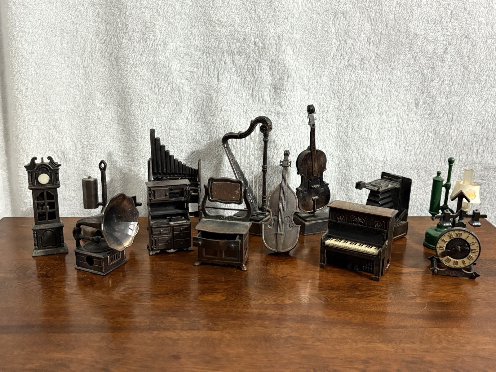 Vintage Lot Of 13 Die Cast Pencil Sharpeners Miniature Desk Novelties Vintage Lot Of 13 Die Cast Pencil Sharpeners Miniature Desk Novelties