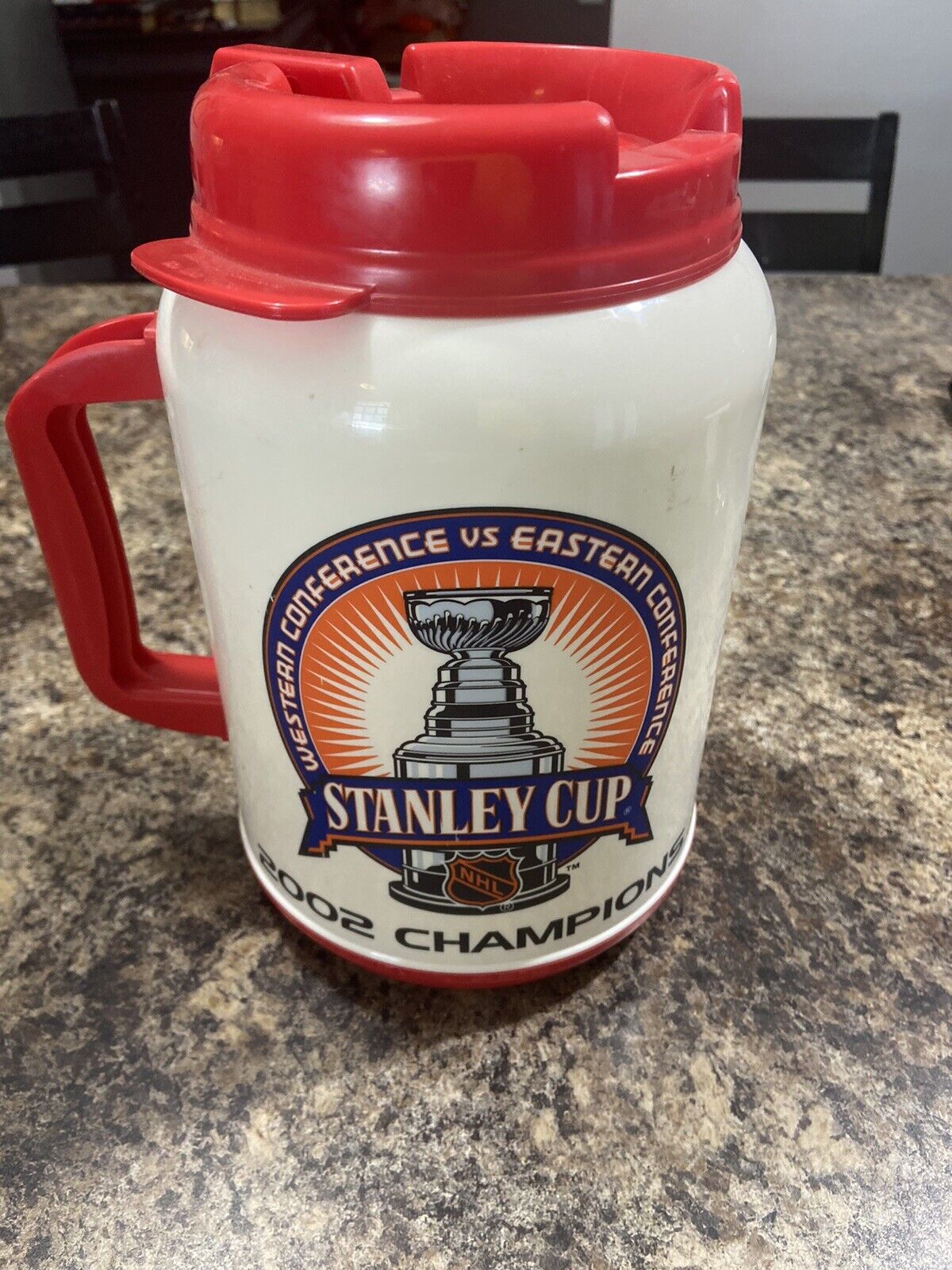 2002 Detroit Red Wings Stanley Cup Champs 64oz Insulated Whirley Travel Mug.