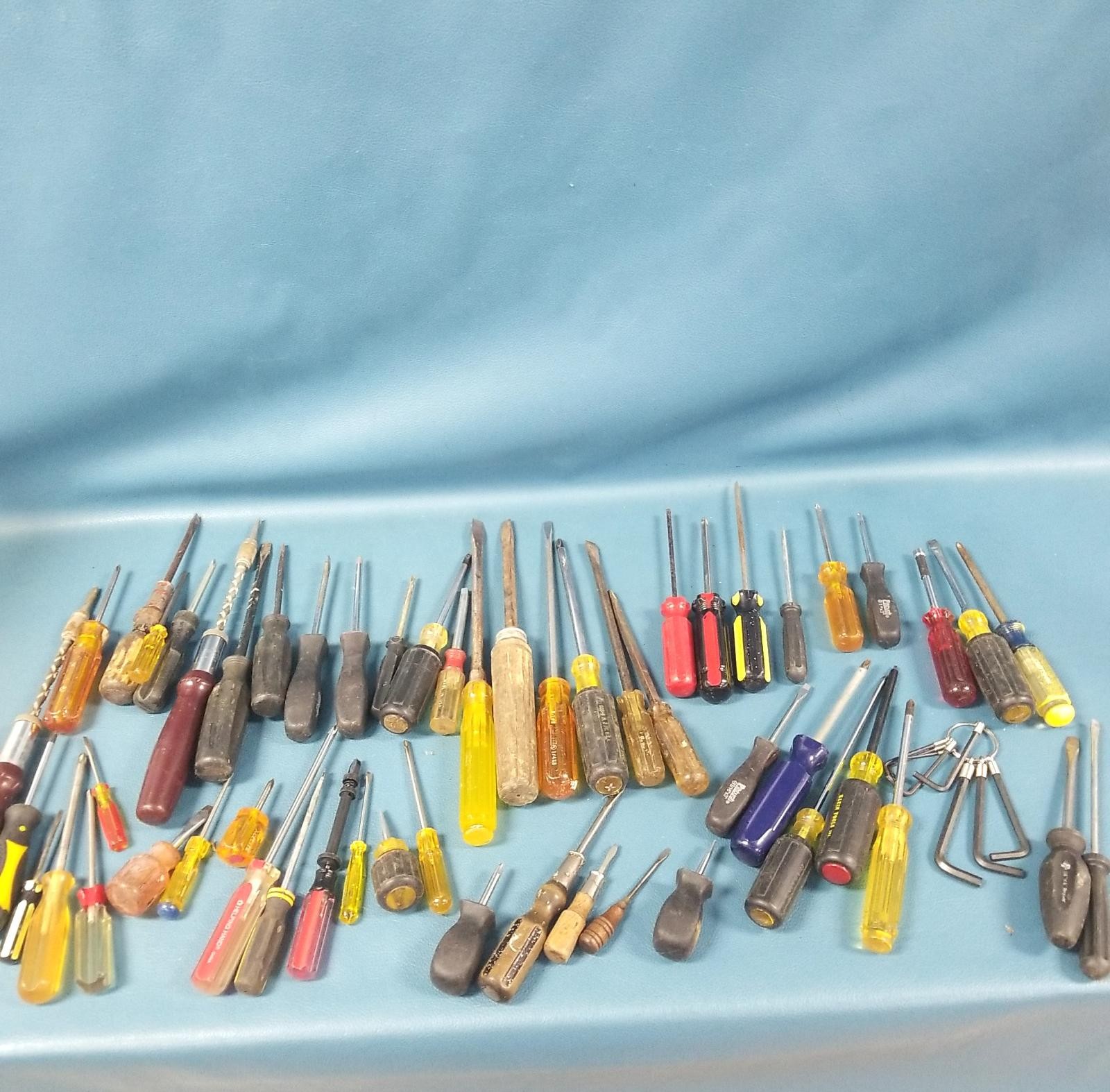Large Lot Of Grandpa's Screwdrivers Vintage/Wooden & Modern; Phillips/Straight